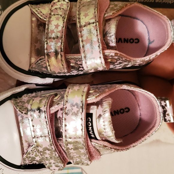 Pink star baby Converse, size 2 - Picture 2 of 5